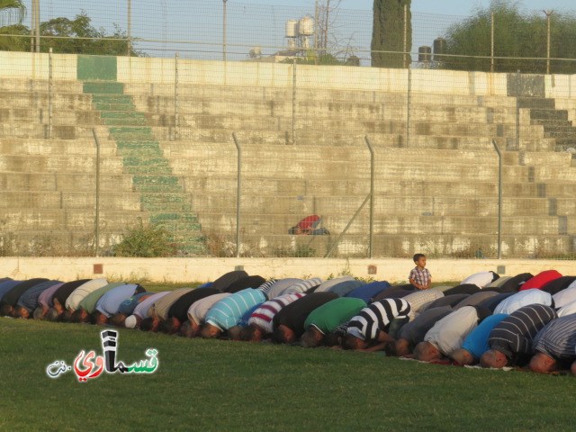  كفرقاسم - فيديو : تتصافح الايدي وتتعانق الرقاب في صلاة عيد الاضحى المبارك في المصلى ومشاركة واسعة مع الابتسامة 